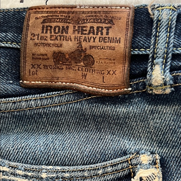 Men's Distressed Blue Jeans - Picture 7 of 7